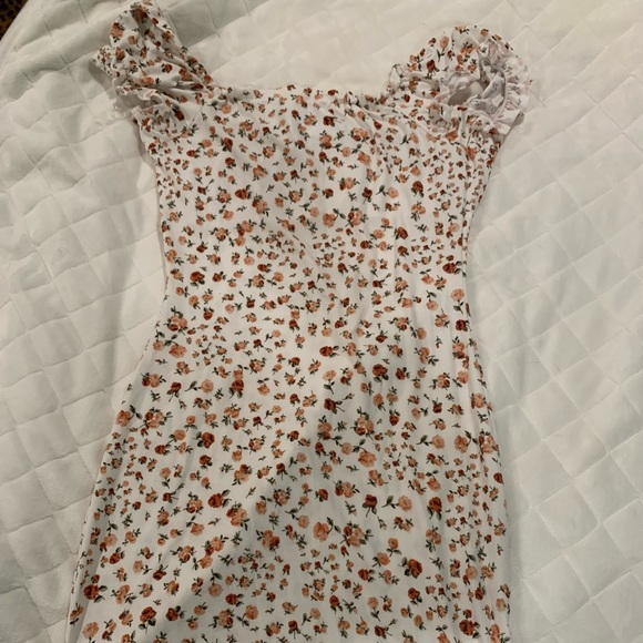 Floral Mini Dress 🌸 - Picture 2 of 4